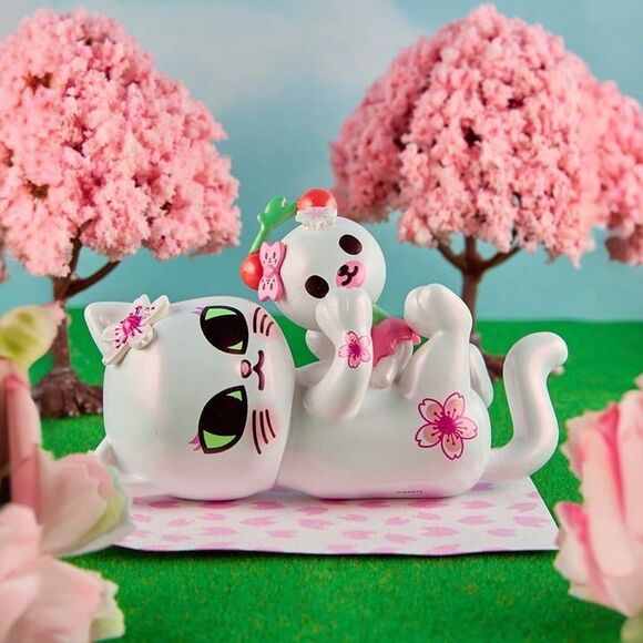 tokidoki Other - tokidoki Kitten Cuddles from Cherry Blossom Cats Series